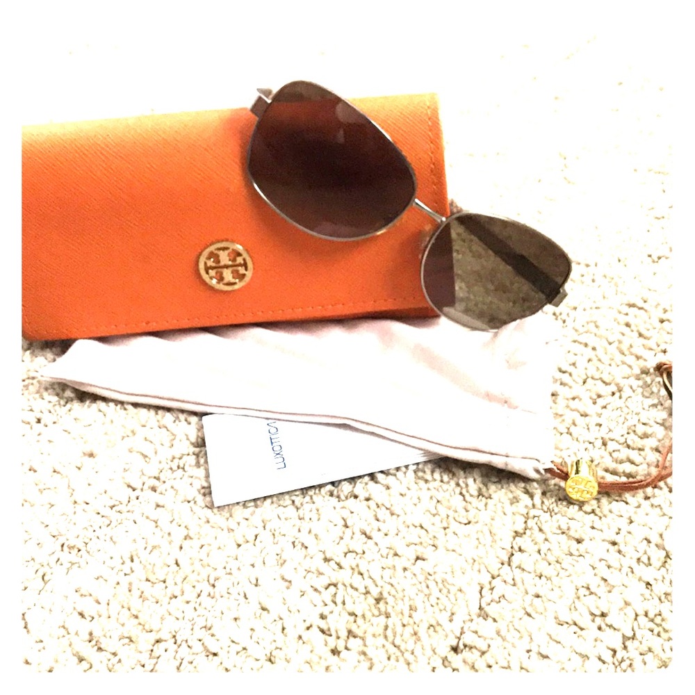 Tory Burch SUNGLASSES